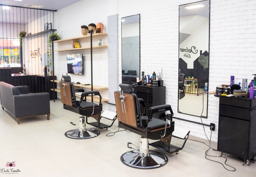 Interior da unidade Vila de Cava da Wellington Delone Barbearia
